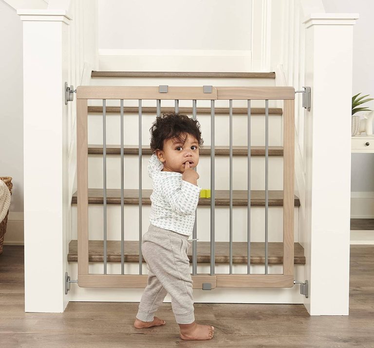 Best wooden baby gates for stairs with banisters